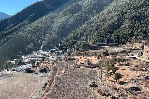 雅江惠绒矿业：开采优质矿藏，助力地方经济发展与资源丰富利用